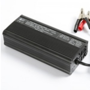 12.8V 25.6V 38.4V 51.2V LiFePo4バッテリ用バッテリ充電器